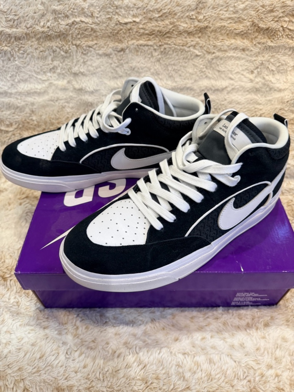 Nike Men’s Black and White High-Top Sneakers SB react Leo.  Worn once - Picture 3 of 7